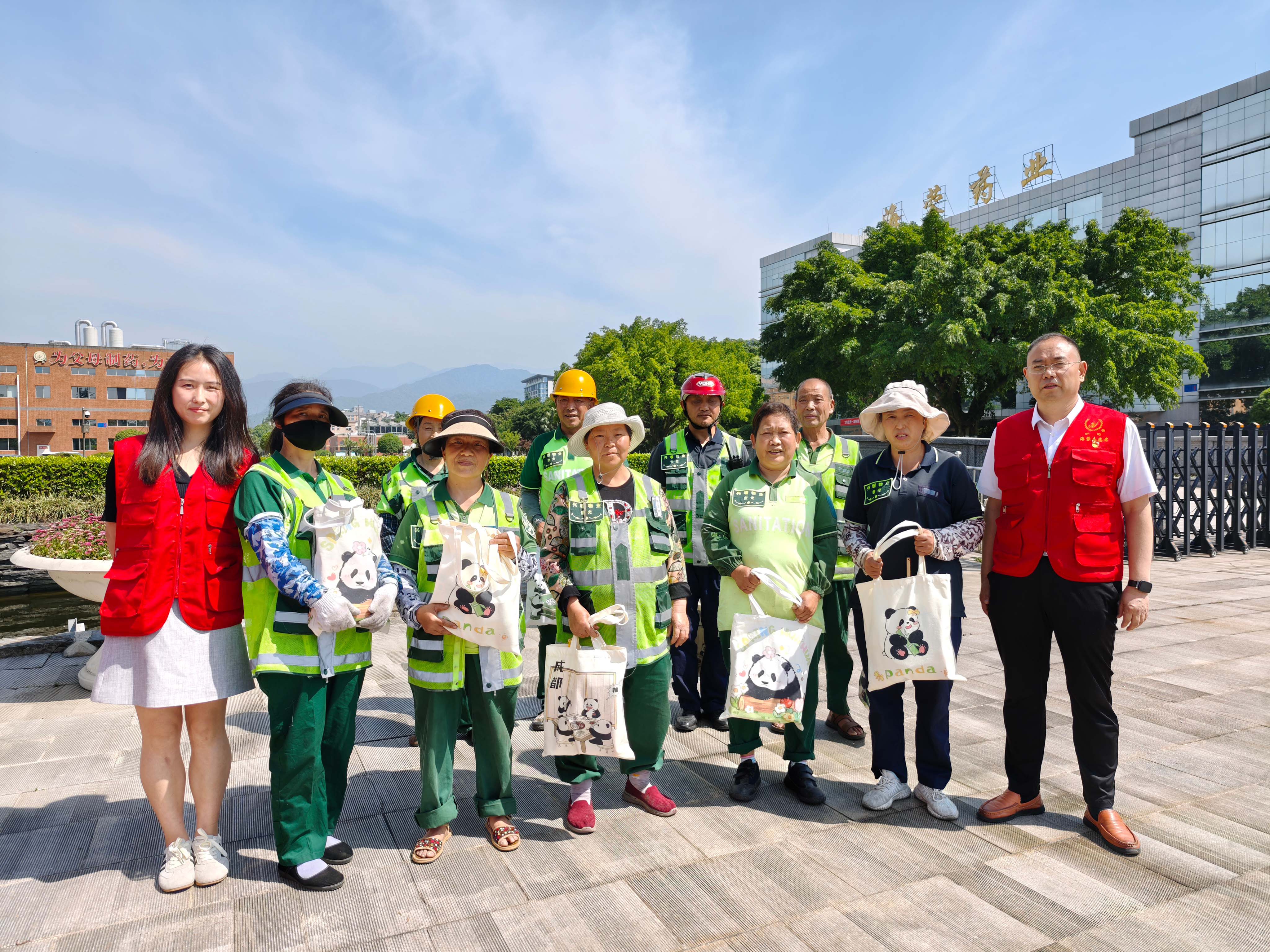 黨建引領(lǐng) | 四川海蓉黨（團）支部聯(lián)合工會開展一線環(huán)衛(wèi)工慰問活動